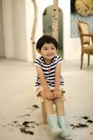 キュートなマッシュボブ ヘアスタイルの参考に 子供の髪型のカットやアレンジのアイデア 幼児 髪型 女の子 子供髪型 女の子 キッズ ヘアスタイル 女の子