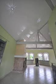 Spanndecke Weiss Hochglanz Decke Renovieren Swarovski Balken Wohnzimmer Kamin Spanndecken Deckenbalken Zwischendecke