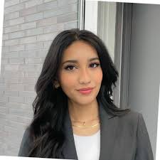 This summer, I had the opportunity to participate in two incredible  programs for undergraduates: UNIQLO's first-ever Summer Retail Internship  Program in Canada and UNIQLO Fast Retailing's Global…