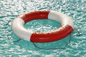 Amsterdam est traduit en anglais et devient in the port of amsterdam. Jacques Brel The Easy And The Important Sing Better English