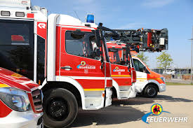 220 feuerwehreinsätze in trier durch unwetter ausgelöst. Fw Mg Kuchenutensilien Auf Angeschaltetem Herd Und Brennende Hecke Verursachen Presseportal