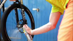 Wd 40 Bike Kettenreiniger Bremsscheiben Des Mountainbikes Reinigen Youtube