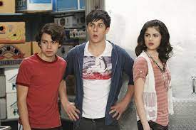 A typical family, which includes a mom, theresa russo; Wizards Of Waverly Place Season 3 Max Justin Alex Russo Wizards Of Waverly Place Wizards Of Waverly Waverly Place
