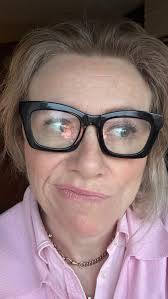 🌟 Our community is full of passionate, skilled Registered Vocologists—so  we're giving them the spotlight! This week we're introducing Marci Rosenberg!  @vocalathleteslp Join us every Friday as we feature a new PAVA-RV