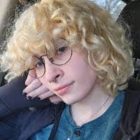 Kara Hale's Instagram, Twitter & Facebook