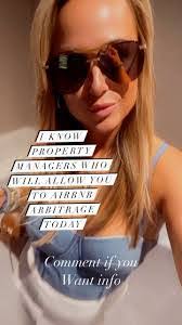 Lindsay Noelle's Instagram, Twitter & Facebook