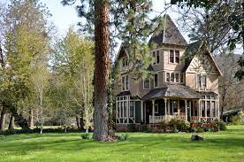 The family house is a symbol of social identity and family recognition; Datei Chavner Family House Jpg Wikipedia