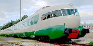 Fs Etr 300 The Etr 300 Also Known As Settebello Type For Its Use On The Former Settebello Train Service Is A Type Of Itali Train Train Service Locomotive