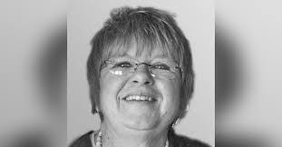 Julie Condon's Instagram, Twitter & Facebook