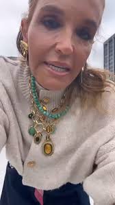 shop.with.caroline added a new photo.