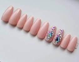 Pin Op Nails