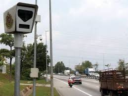 .kemalangan membabitkan empat kenderaan di kilometer 409.9 lebuhraya utara selatan (plus) menghala utara, dekat hulu selangor, hari ini. 11 Kamera Awas Ditambah Di Lebuhraya Plus Transmalaysia