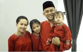 Walaupun ditakdirkan kita mempunyai anak kelainan upaya, kita seharusnya menyayangi mereka dan bersyukur kerana setiap yang diberi merupakan anugerah allah swt. Terlalu Sayang Bagai Menatang Minyak Yang Penuh Ini 7 Selebriti Dipuji Jaga Anak Angkat Dengan Baik Soya Lemon