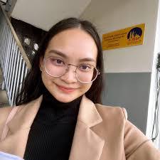 Eva Ren's Instagram, Twitter & Facebook