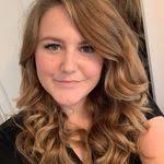 Laura Dampier's Instagram, Twitter & Facebook