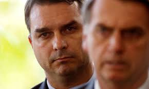 Resultado de imagem para flavio bolsonaro charges