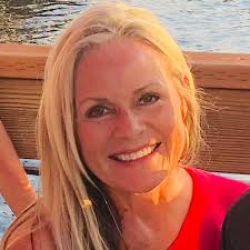 Julie Lobe's Instagram, Twitter & Facebook