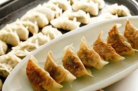 If so, i recommend this chinese food restaurant chain gyoza ohsho 餃子の王将. é¤ƒå­ã®çŽ‹å°†ã¨å¤§é˜ªçŽ‹å°†ã®é•ã„ã¨ã¯ ãã‚Œãžã‚Œã®é•ã„ ç‰¹å¾´ã‚'å­¦ã¼ã† é£Ÿ æ–™ç† ã‚ªãƒªãƒ¼ãƒ–ã‚ªã‚¤ãƒ«ã‚'ã²ã¨ã¾ã‚ã—