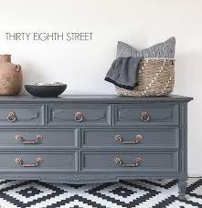 How To Paint A Dresser Without Sanding Learn How To Refinish Furniture Properly Painted Furniture Pai Schlafzimmermobel Streichen Bunte Mobel Diy Mobel Holz