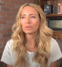 Is Katherine Ballard wearing a cross