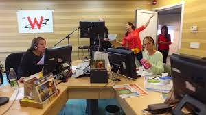 Sports, music, news and podcasts. El Mannequinchallenge De W Radio Colombia Youtube