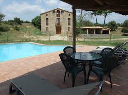 Maison Rurale Isolee Et Independante Avec Barbecue Salle De Jeux Et Piscine Prives Situe A Viver I Serrateix B Maison Rurale Piscines De Reve Piscine Privee