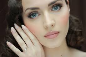 They also come with a host of varying symptoms. Impressive Natural Make Ideas Suitable For Brunette 19 Pale Skin Makeup Fair Skin Makeup Pale Makeup