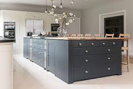 suffolk kitchen island painted in charcoal neptune neptunetailored kitchen plan cuisine cuisines design cuisine gris