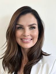 Lesley Dotson's Instagram, Twitter & Facebook