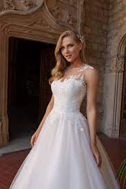 Das hochzeitskleid ist komplett in ivory gehalten. Brautkleid Florence Avorio Vestito
