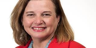 Robin Kinney's Instagram, Twitter & Facebook