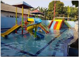 Toba lake is the largest lake in south east asia and also one of the most spectacular, surrounded by tall mountains and with the large island of samosir in the middle. Kolam Renang 3 Dara Alamat Harga Tiket Masuk Fasilitas Wisatamantul Com