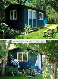 Gartenhaus Blau Streichen Das Gartenhaus Collin Ist Ein Echter Hingucker In Diesem Garten Und Erstrahlt In Dem Tiefem Petrol Gartenhaus Haus Und Garten