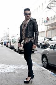 From Vizzzibility Not Sure Who The Credit Goes To For The Picture But It Makes Me Happy All The Same Men In Heels Men Wearing High Heels Men High Heels