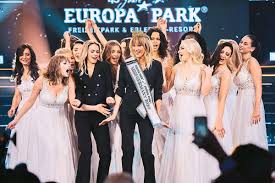 Nach der show kam es allerdings nicht unternehmerin dagmar wöhrl hat im jahr 2001 ihren sohn verloren. Rust Miss Wahl Vor Leeren Rangen Rust Lahrer Zeitung