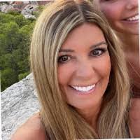 Tandi Mosier's Instagram, Twitter & Facebook