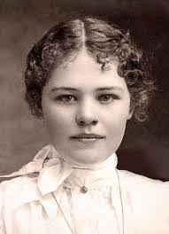 Edith Emery's Instagram, Twitter & Facebook