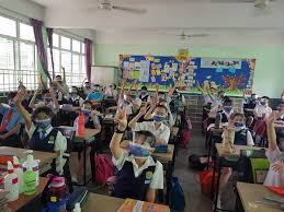 La procedura ha richiesto una settimana. Sri Kota Donates 20000 Face Mask To Schools As Classes Resume Citizens Journal Malaysia