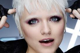 Emily Howarth's Instagram, Twitter & Facebook