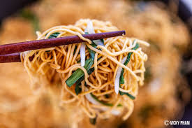 Hong Kong Style Pan Fried Soy Sauce Noodles Mi Xao Xi Dau Vietnamese Home Cooking Recipes Recipe Noodles Pan Fried Noodles Vermicelli Soup Recipe