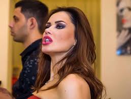 Oana zăvoranu se pregătește să … DivorÈ›eazÄƒ Oana ZÄƒvoranu SoÈ›ul Queridei Rupe TÄƒcerea Detalii Picante Din Dormitor Evenimentul Zilei