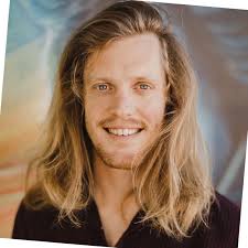 Episode 086: Finding and Fulfilling Regenerative Gaps with your  Entrepreneurial Endeavours with Ethan Wright
