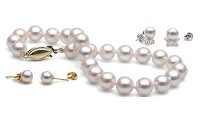 Cultured pearls, on the other hand, are much less in price, ranging from just us$50 to over us$165,000. Pearls Prices How Much To Spend Shopping For Pearls Pearls Of Joy