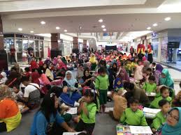 Biasanya untuk anak usia dini yang duduk di bangku tk ataupun paud akan menerima pelajaran mewarnai. Gali Potensi Anak Usia Dini Melalui Lomba Mewarnai Universitas Nu Surabaya