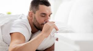 هل هناك وقت مناسب لشرب الماء ويب طب