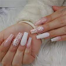 You can also keep your nail art sweet and simple. 39 The Easy And Simple Christmas Nail Art Ideas Page 5 Nailmon