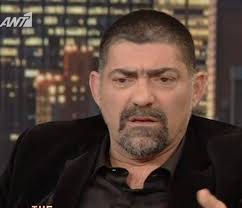 Οι δύο πιο εκρηκτικές παρουσίες του ριάλιτι φάρμα, οι κολλητοί φίλοι και ηθοποιοί, μιχάλης ιατρόπουλος και στράτος τζώρτζογλου πάλεψαν για την αρχηγία αυτής της εβδομάδας. To 3espasma Toy Iatropoyloy Gia Toys Psi8yroys Kardias Synebhsan Agriothtes Queen Gr