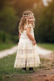 24 Country Flower Girl Dresses That Are Pretty Wedding Dresses Guide Jurken Voor Bloemenmeisjes Bloemenmeisje Jurk Bloemenmeisjes