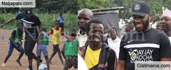 August 1973 in enugu) ist ein ehemaliger nigerianischer fußballspieler mit mittlerweile auch türkischer staatsbürgerschaft. Wow Austin Jay Jay Okocha Celebrates Birthday With Idps As He Displays Soccer Skills Gistmania