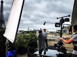12 monkeys, power, jackpot, banshee gibi dizilerden tanıdığımız magnus martens'ın yönetmen koltuğuna oturduğu filmin konusu ise şöyle: Love Me Some Outlander Delfedelune Sam Filming Sas Red Notice In Paris